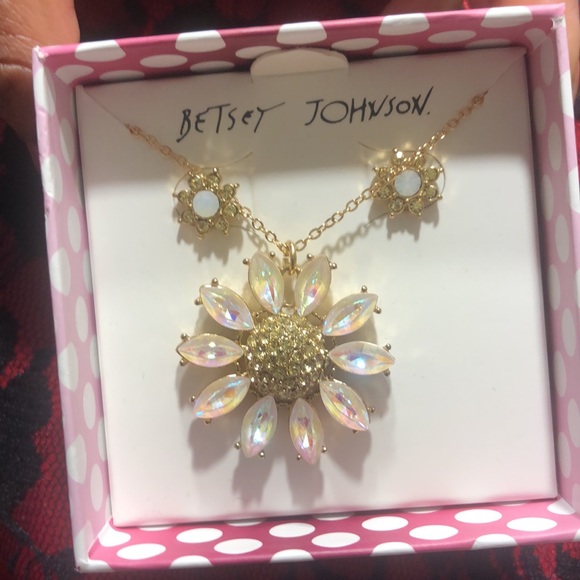 Betsy Johnson Daisy set - Picture 1 of 7